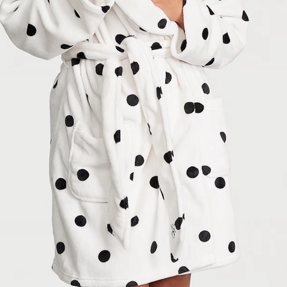NEW**Victoria's Secret Robe SALE** - Picture 2 of 6